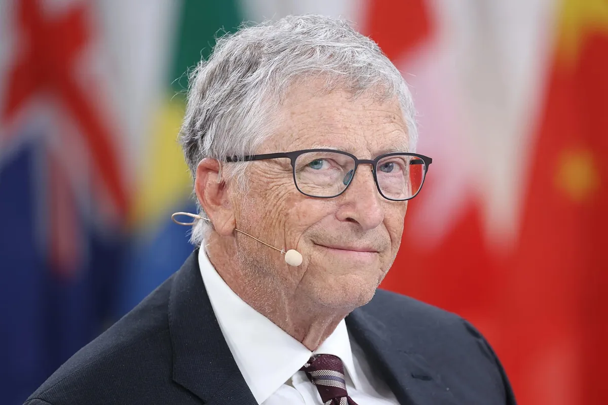 Bill Gates Praises Book on Artificial Intelligence, Says it Will Transform Society