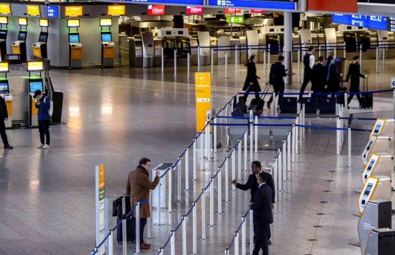 German Domestic Air Travel Plummeted by 50% Compared to 2019, Study Reveals