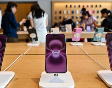 Apple Bets on India to Counter US-China Trade Spat Eyes 50Mn iPhones by 2028