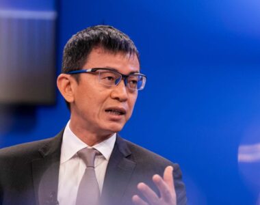 Tesla Battery Supplier CATL Pops in Hong Kong Trading Debut