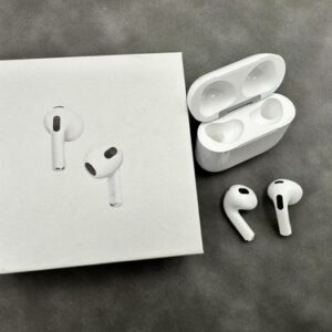 Apple Earphones 3rd Generation AirPods Pods with Charging Case Genuine Full Set USA