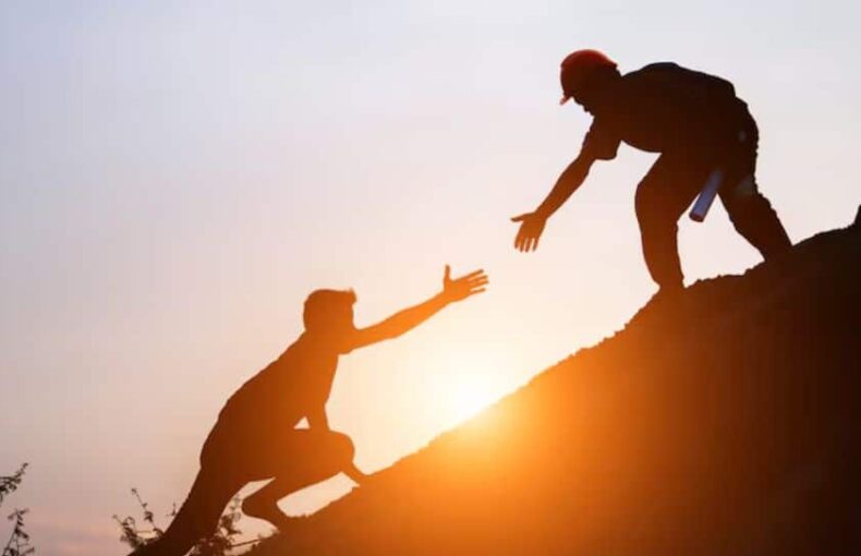 8 Books That Teach Valuable Life Lessons And Transform Your Perspective