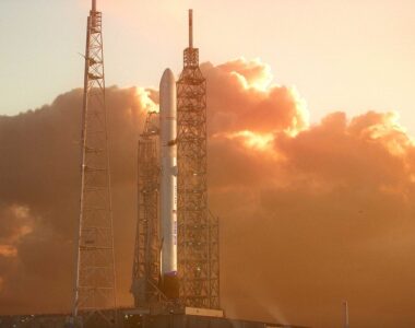 Blue Origin Delays New Glenn Launch Date