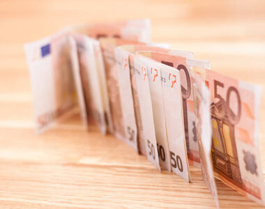 Euro Gains Ground Amid Revised US GDP and Upcoming German CPI