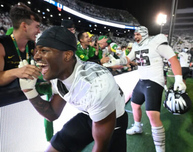 No 6 Oregon Stuns No 3 Penn State With Walk Off Interception In Double Overtime