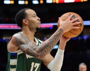 Bucks Keep Surprise 9.7 PPG Forward on Final Roster
