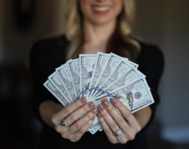 Is Forex Trading Profitable in 2025 According to Benzinga