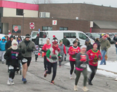 Jingle Bell Jog Kicks Off to Raise Funds for Non-Profit